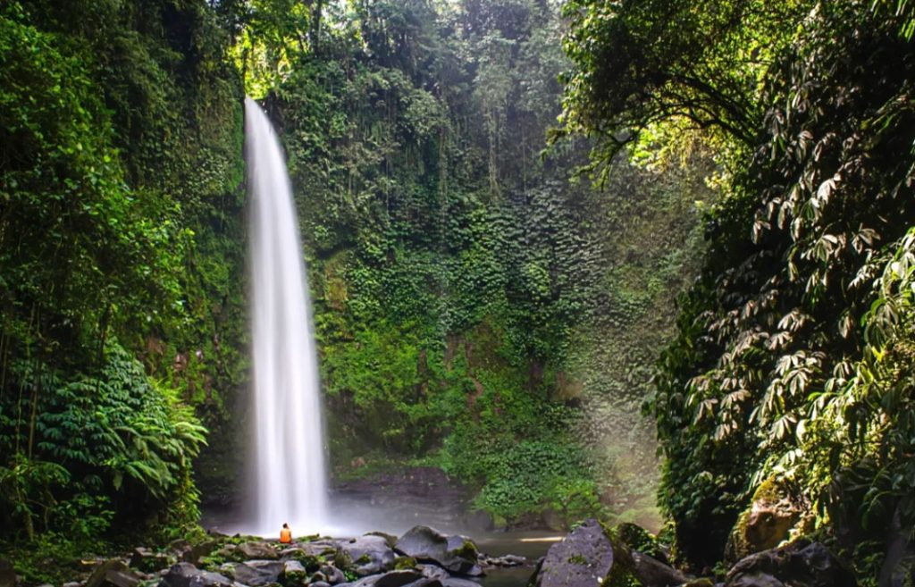Lokasi air terjun nungnung bali yang indah