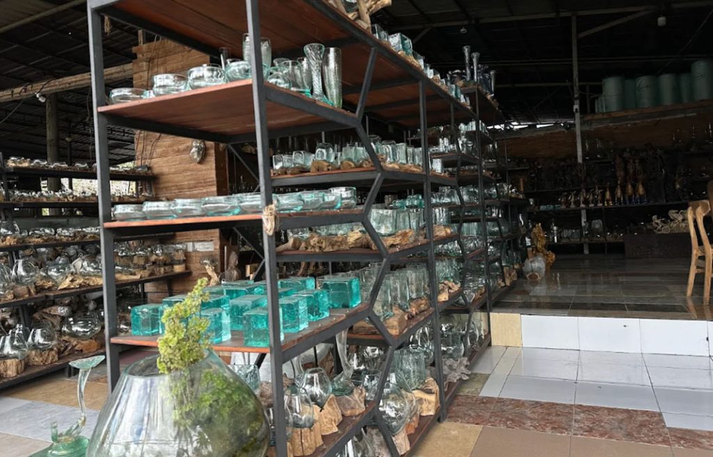 The Glass Art Gallery sari timbul