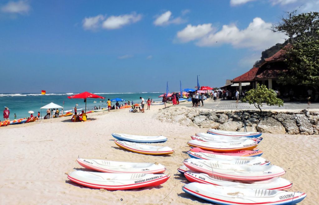 main kano di pantai pandawa