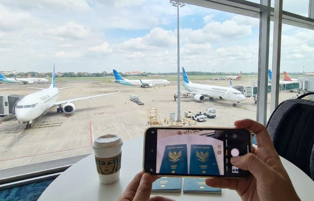 perbedaan e-paspor dan paspor biasa