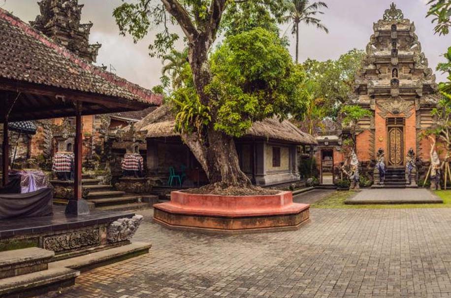 Ubud Palace atau Puri Saren Agung