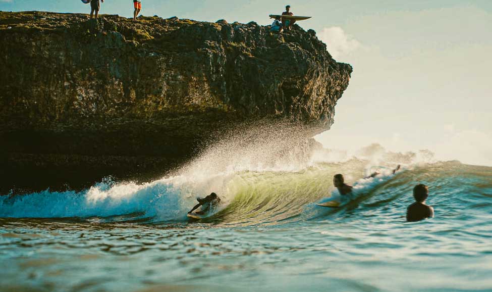 balangan beach Spot Surfing Terkenal di Bali Selatan