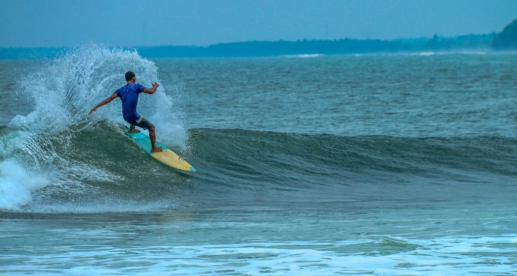 pantai medewi surfing spot
