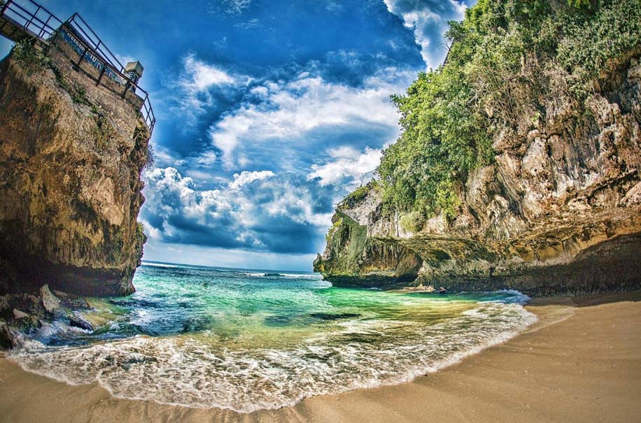 pantai suluban bluepoint