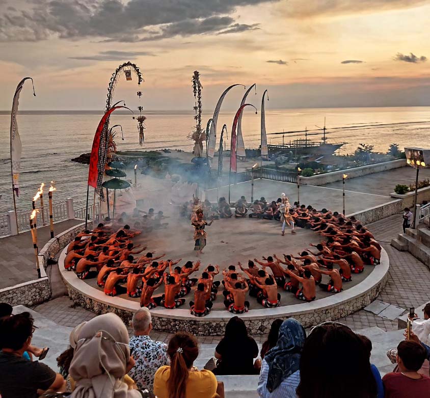 sunset di melasti beach