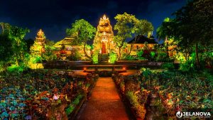 Pura Taman Saraswati Ubud: Panduan Lengkap Lokasi, Tiket Masuk, Jam Buka, dan Daya Tariknya