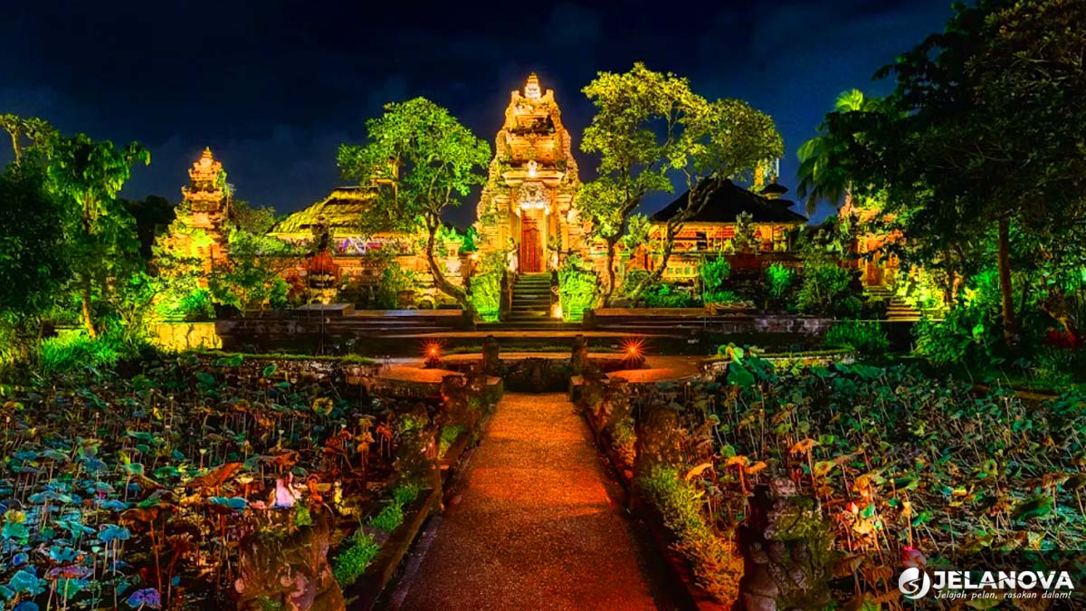 Pura Taman Saraswati Ubud: Panduan Lengkap Lokasi, Tiket Masuk, Jam Buka, dan Daya Tariknya