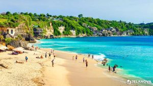 Pantai Dreamland Bali: Pantai Indah dengan Ombak Besar dan Sunset Memukau